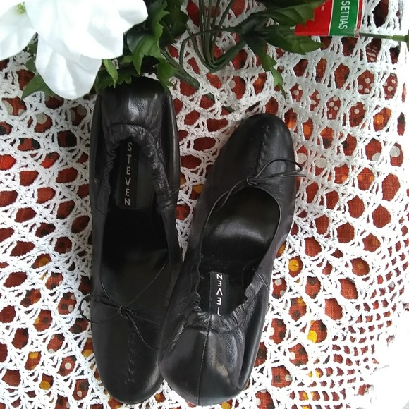 STEVEN by STEVE MADDEN BLACK LEATHER PUMPS NWOT - Picture 5 of 5